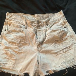 American Eagle distressed women’s jean shorts